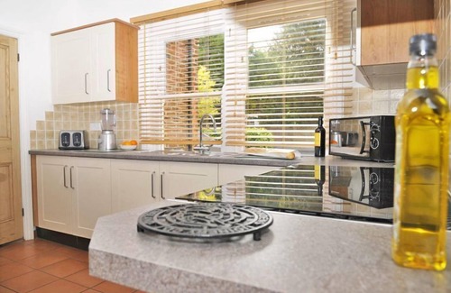 Gosport House | Dairy House - a house that sleeps 16 guests in 7 bedrooms