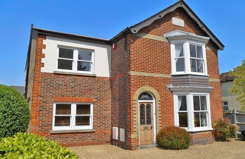 Gosport House | Dairy House - a house that sleeps 16 guests in 7 bedrooms