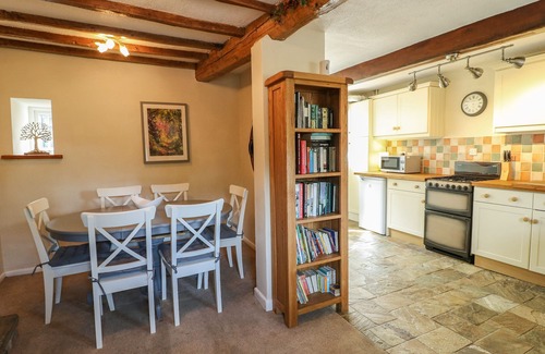Winster Cottage | DAISY COTTAGE, family friendly, character holiday cottage in Winster