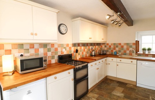 Winster Cottage | DAISY COTTAGE, family friendly, character holiday cottage in Winster