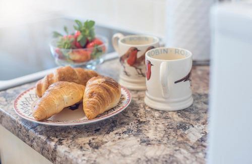 Whitland House | Daisy Cottage