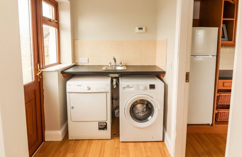 Banna House | DAISY'S COTTAGE, pet friendly in Listowel, County Kerry