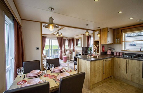 Flookburgh Cabin | Daisys Haven - a holiday Caravan that sleeps 4 guests in 2 bedrooms