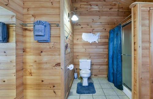 Branson Cedars Cabin | Dakota Lodge in Branson | 2 Bed, 2 Bath
