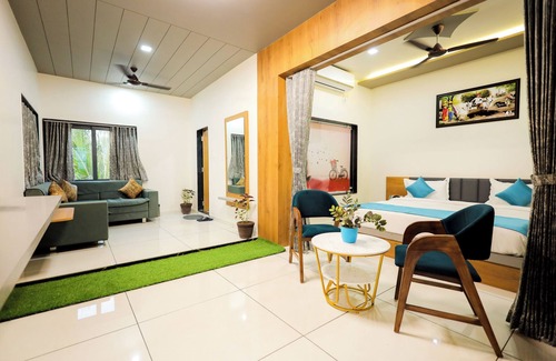 Somnath Hotel | Daksh The Grand Somnath