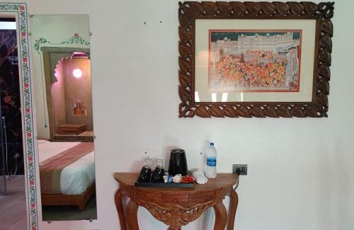 Lake Swaroop Sagar House | Dakshina Haveli Boutique Heritage Deluxe