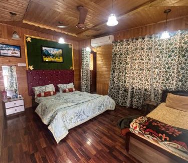 Dal Lake Bed & Breakfast | Dal Fog Guest House