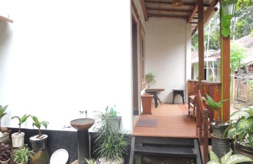 Borobudur House | Dalem Sudarno Syariah by Ndalem Beong