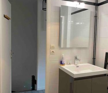 Anatole France Danton Apartment | Dalikyda Le Duplex Tropical