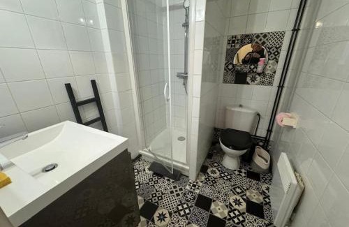 Anatole France Danton Apartment | Dalikyda Le Duplex Tropical