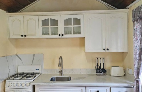 Porus Cottage | Dalkeith Cottages-Magnolia