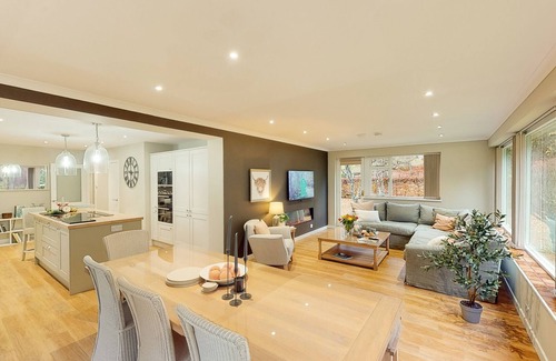 Nethy Bridge House | Dalnaglar - stylish holiday home on edge of woods
