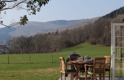 Lochearnhead Cottage | Dalveich Cottage w/hot tub & stunning views