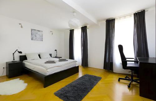 Terezvaros Apartment | Damati Kft Liszt Ferenc ter Inner City Flat