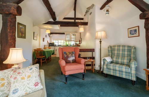 Crook Cottage | Damson Cottage - Cosy Cottage, 5-minutes walk from village Pub