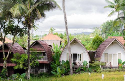 Sukasada House | Damuh Pertivi, River and Rice Fields View
