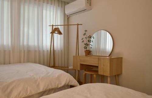 Mangwon-dong Apartment | Dana House