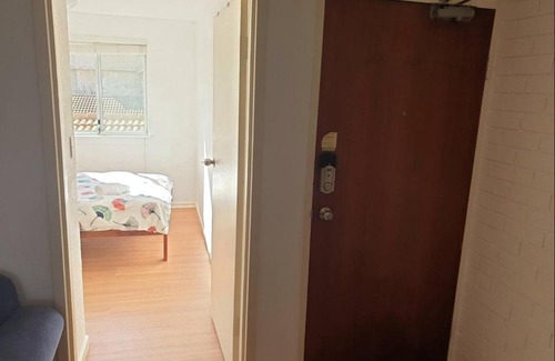 Turner House | Dana-Private Room in a 3-Bedroom Apartment-3