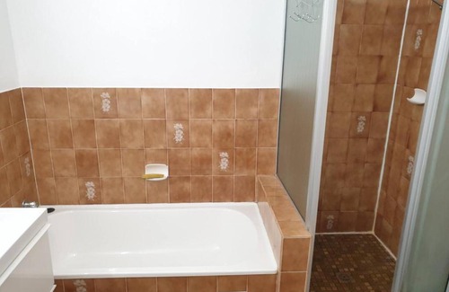 Turner House | Dana-Private Room in a 3-Bedroom Apartment-3