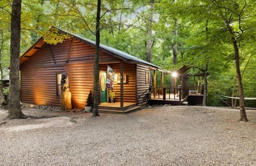 Broken Bow Cabin | Dances With Wolves in Hochatown/Broken Bow,OK