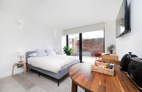 South Harrow Apartment | Dandi Northolt Road in Harrow