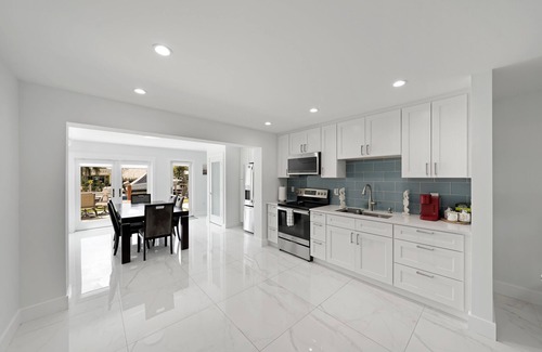 Melaleuca Gardens House | Dania Beach Unit 1 by PMI