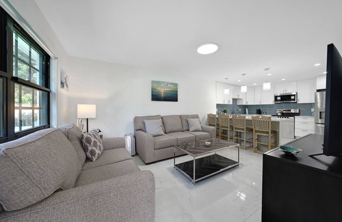 Melaleuca Gardens Apartment | Dania Beach Unit 2 in Dania Beach