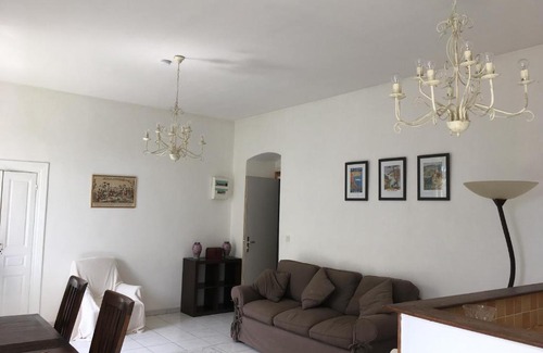 Guiselle Apartment | Dans la maison de tante Madeleine : vue sur les montagnes