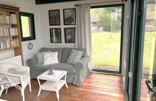 Taintrux Cottage | ‘Dans les Bois’