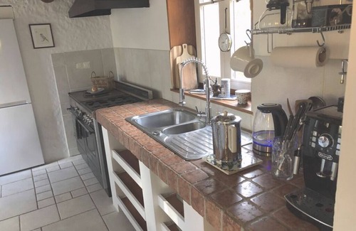 Taintrux Cottage | ‘Dans les Bois’