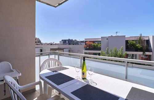 Neudorf Ouest Apartment | Dans les étoiles - 2 bedroom with free parking near to the city center
