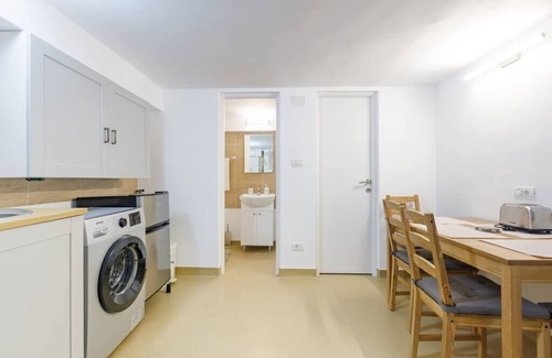 Centrul Vechi House | Dante Apartment Stylish Residence in Brasov's Historical Center - Free Parking