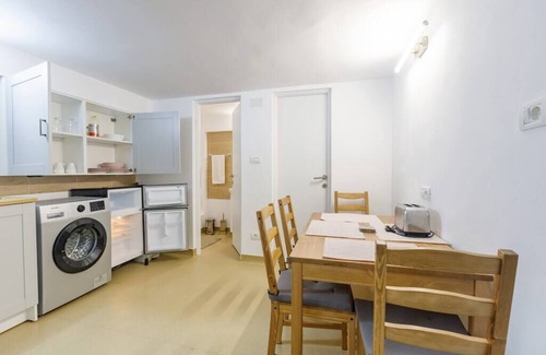 Centrul Vechi House | Dante Apartment Stylish Residence in Brasov's Historical Center - Free Parking