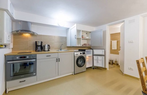 Centrul Vechi House | Dante Apartment Stylish Residence in Brasov's Historical Center - Free Parking