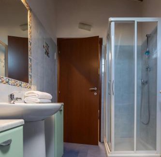 Novara Apartment | Dante's Skyview - Appartamento mansarda Novara STAZIONE