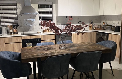 Greater Johannesburg Metropolitan Area Apartment | Dante’s Executive Penthouse