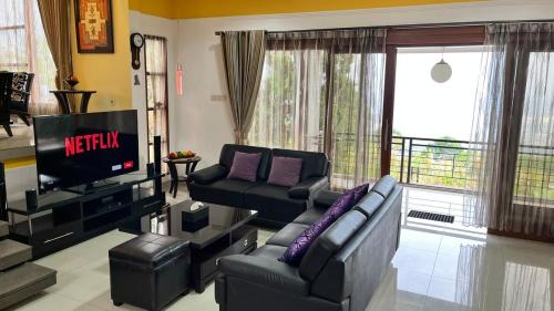 Bandung Villa | Dapur Caringin Tilu Villa