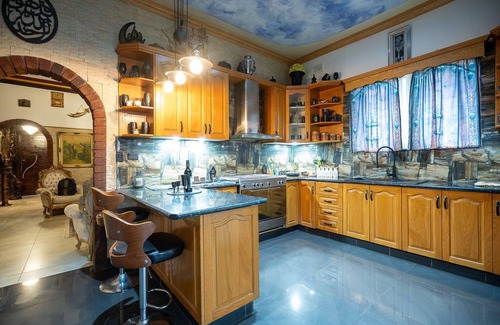 Bexley House | Dar Al Noor - House of Light - Luxury 3 Bed A/c in Rockdale