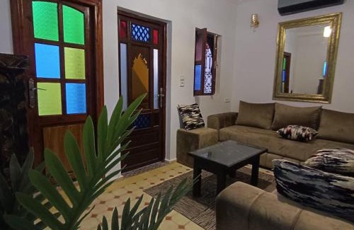 Oulad Khallouf House | Dar Bellaji l Bed & Breakfast in Medina l Rooftop Koutoubia