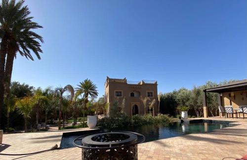 Skoura Bed & Breakfast | Dar Lily, villa familiale avec piscine et services