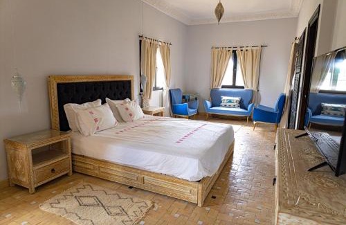 Skoura Bed & Breakfast | Dar Lily, villa familiale avec piscine et services