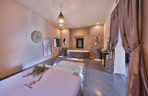 Sidi Abdallah Ghiat House | Dar Noujoum