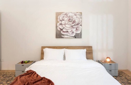 Mar Mikhael Apartment | Dar Rmeil Large & Vintage POWER 24/24