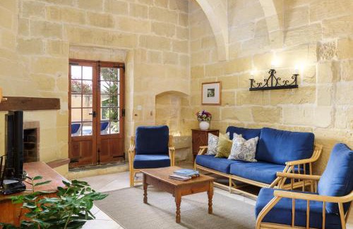 Ta' Għammar Villa | Dar tal-Patri Farmhouse with Private Pool