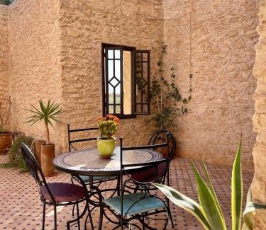 Ounagha Villa | Dar Volubilis spacieuse villa avec piscine, 5 chambres vue sur forêt