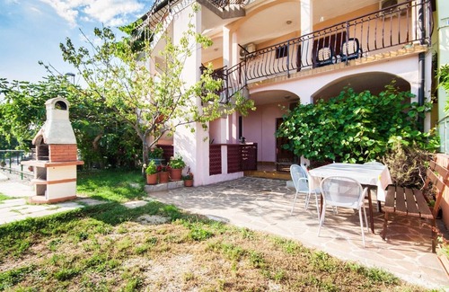 Monterol Apartment | DARA house with apartments /Dara4 APARTMENT