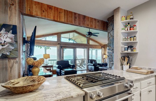 Sapphire Cottage | Darby Cottage - Incredible views from this 2/2 in Sapphire, NC.