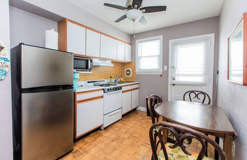 Wildwood Apartment | Darcy's Beach House, 1.5 Blocks to Beach and Boardwalk, Pet Friendly