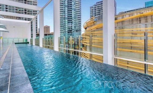 Chinatown Apartment | Darling Harbour 2b apt Car space upon request ICC CBD family friendly with view