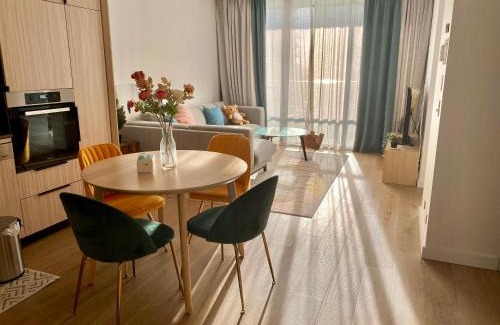 Chinatown Apartment | Darling Harbour 2b apt Car space upon request ICC CBD family friendly with view
